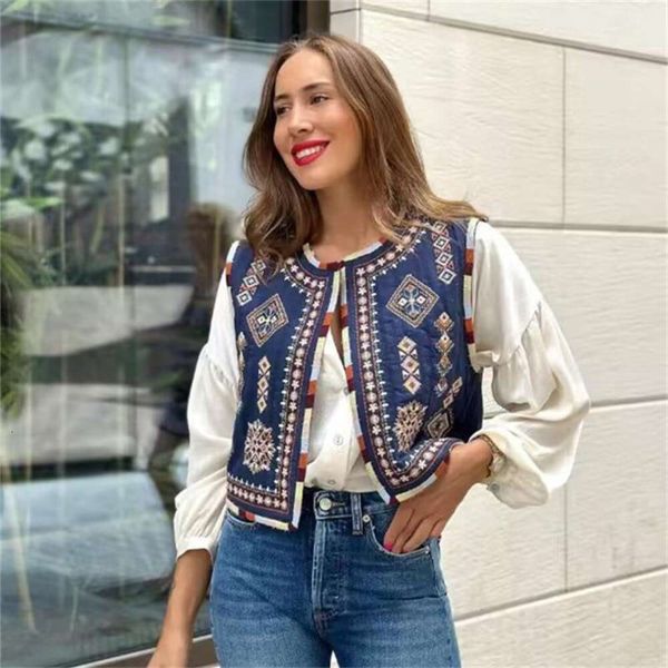 zaur vest womens clothing ins style summer no buckle reo folk embroidered, Black;white
zaur vest womens clothing ins style summer no buckle reo folk embroidered, Black;white
