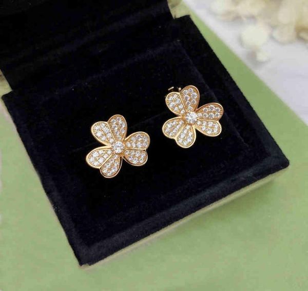 famous brand pure 925 sterling silver luxury jewelry earrings for women gold color flowers sweet romantic luck clover wedding2768939, Golden;silver
famous brand pure 925 sterling silver luxury jewelry earrings for women gold color flowers sweet romantic luck clover wedding2768939, Golden;silver