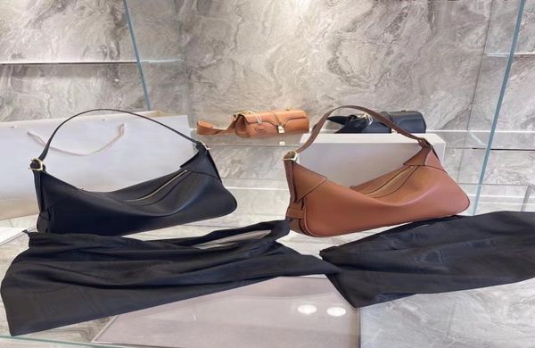 classic romy armpit bag good quality cowhide leather shoulderbag soft leather material 16 handbag small tabou crossbody mini2711423, Black;red
classic romy armpit bag good quality cowhide leather shoulderbag soft leather material 16 handbag small tabou crossbody mini2711423, Black;red