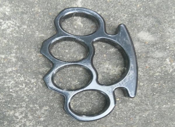 thick and powerful belt buckle for men and women brass knuckle dusters black steel knuckles 1pc7470935, Silver
thick and powerful belt buckle for men and women brass knuckle dusters black steel knuckles 1pc7470935, Silver