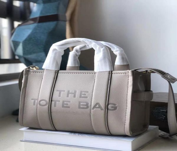 the latest leather tote bag women039s vintage large capacity handbag simple single shoulder messenger bag1223191
the latest leather tote bag women039s vintage large capacity handbag simple single shoulder messenger bag1223191