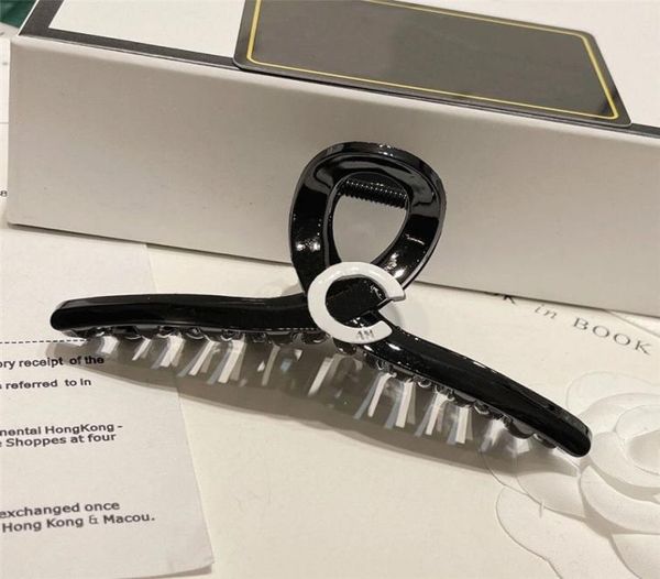 luxurys fashion womens designer hair clips claws big square crabs clip leopard grain plugs for women hair accessories3701635, Golden;silver
luxurys fashion womens designer hair clips claws big square crabs clip leopard grain plugs for women hair accessories3701635, Golden;silver