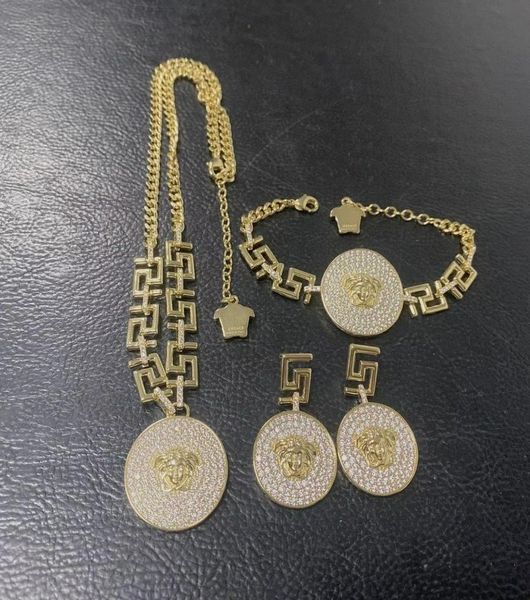 new retro pattern full diamond necklace jewelry set the same full diamond bracelet earrings7548557, Silver
new retro pattern full diamond necklace jewelry set the same full diamond bracelet earrings7548557, Silver