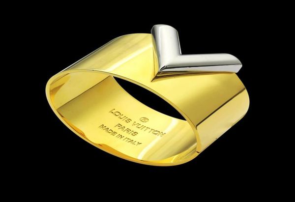 new fashion style lady titanium steel colorant match v letter 18k gold plated wide yellow gold bracelet bangle7521220, Black
new fashion style lady titanium steel colorant match v letter 18k gold plated wide yellow gold bracelet bangle7521220, Black