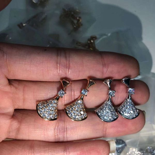 earrings designer bulgarl s925 silver needle treasure dress earstuds fan shaped earstuds full diamond earstuds women's simple earrings, Golden;silver
earrings designer bulgarl s925 silver needle treasure dress earstuds fan shaped earstuds full diamond earstuds women's simple earrings, Golden;silver