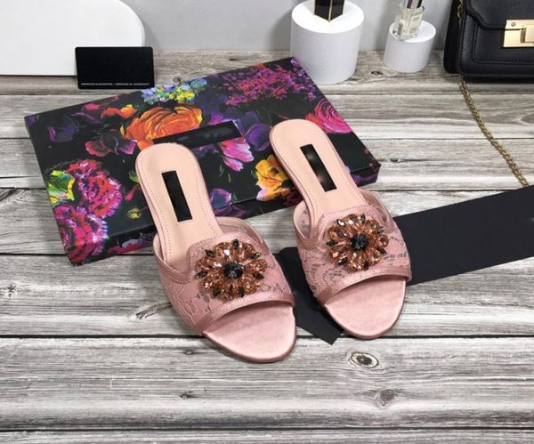 2021 women autumn and winter lace slippers designer ladies sheepskin feet with box gift1707972, Black
2021 women autumn and winter lace slippers designer ladies sheepskin feet with box gift1707972, Black