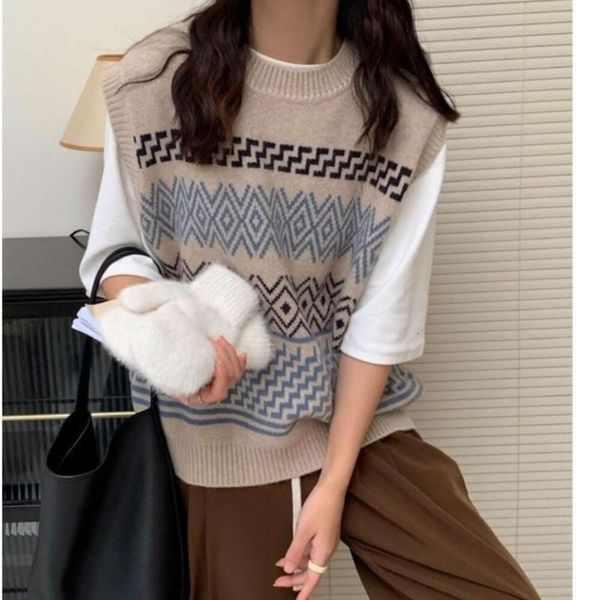 autumn round neck loose vests casual slimming contrast color brocade sleeveless cotton knitted vest for women, Black;white
autumn round neck loose vests casual slimming contrast color brocade sleeveless cotton knitted vest for women, Black;white