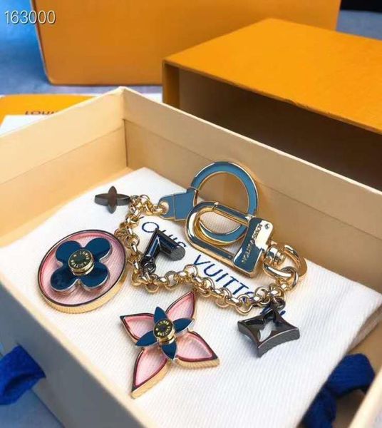 european and american fashion selling highend key chain designer style trendy gold elegant spring chain key chain9149147, Slivery;golden
european and american fashion selling highend key chain designer style trendy gold elegant spring chain key chain9149147, Slivery;golden