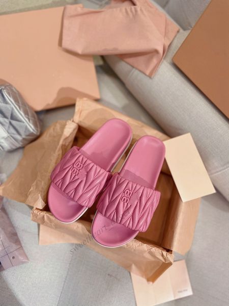 new luxury designer sandals women summer slippers outdoor summer beach slippers fashion slip-on woman slipper female leather slides matelass, Black
new luxury designer sandals women summer slippers outdoor summer beach slippers fashion slip-on woman slipper female leather slides matelass, Black