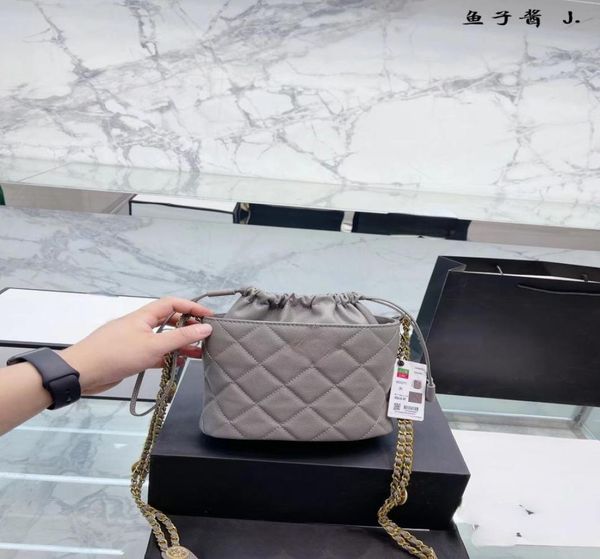 cc designer bag bucket bag handbag shoulder crossbody designers bags women fashion luxurys mini classic casual quilted1224471, Red;black
cc designer bag bucket bag handbag shoulder crossbody designers bags women fashion luxurys mini classic casual quilted1224471, Red;black