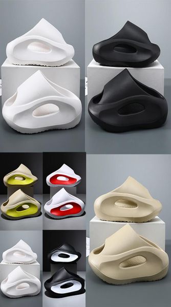 slipper men women slide designer shoes luxury warrior slide summer fashion wide flat slippers classic black white rubberthick flip flops out
slipper men women slide designer shoes luxury warrior slide summer fashion wide flat slippers classic black white rubberthick flip flops out