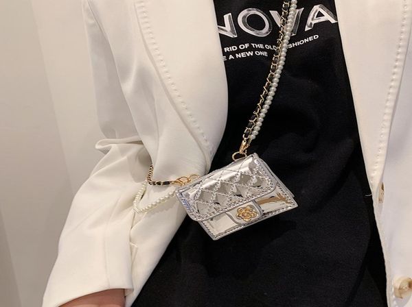 super mini chain crossbody bag for women fashion luxury trendy pearl female shoulder bags pair with skirt purses lipstick bag l09702163
super mini chain crossbody bag for women fashion luxury trendy pearl female shoulder bags pair with skirt purses lipstick bag l09702163