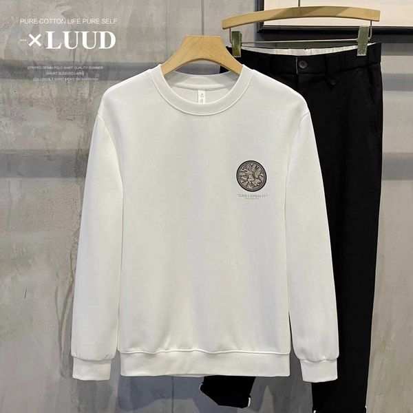 autumn and winter men's simple and generous sweater coat men's new long sleeve t-shirt fashion casual round neck trend, Black
autumn and winter men's simple and generous sweater coat men's new long sleeve t-shirt fashion casual round neck trend, Black