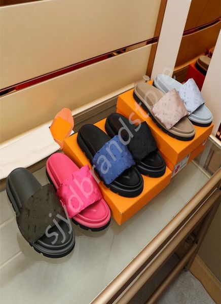 designer women l slippers mens sliders slide flip flops luxury thick bottom print embossed big toe sandals buckle sandals scuffs e8243687, Black
designer women l slippers mens sliders slide flip flops luxury thick bottom print embossed big toe sandals buckle sandals scuffs e8243687, Black