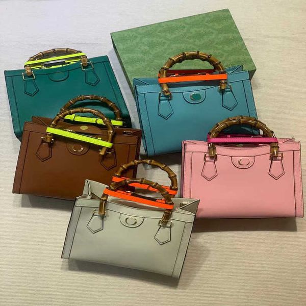 2024 luxury handbag luxury designer factory direct sales new bamboo joint large capacity one shoulder portable trendy women's bag
2024 luxury handbag luxury designer factory direct sales new bamboo joint large capacity one shoulder portable trendy women's bag