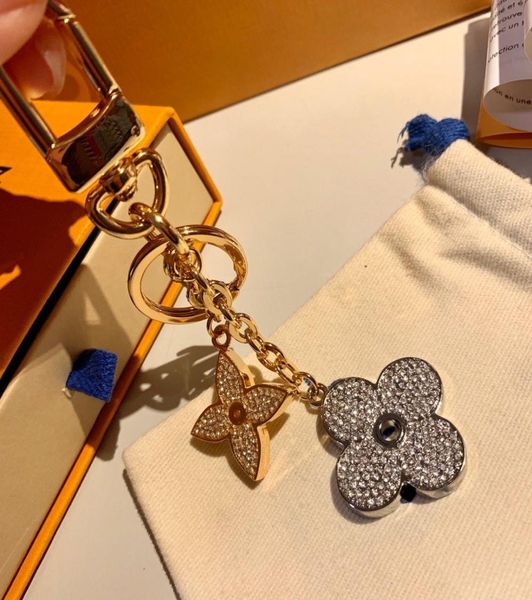r key rings luxury monogram logos blooming flower strass keychain m64265 alloy circle car key ring bag charm keychain c9800444, Slivery;golden
r key rings luxury monogram logos blooming flower strass keychain m64265 alloy circle car key ring bag charm keychain c9800444, Slivery;golden