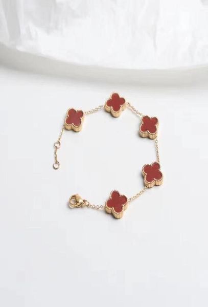 charm bracelets luxury clover designer fashion charm for girls women black white red green brand bracelet jewelry1123829, Golden;silver
charm bracelets luxury clover designer fashion charm for girls women black white red green brand bracelet jewelry1123829, Golden;silver
