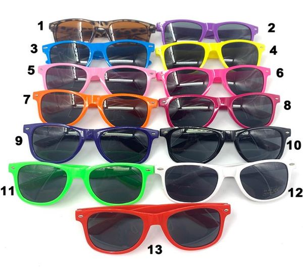 shiping beach sunglasses for women and mens square sunglass plastic classic style mix colors8061242, White;black
shiping beach sunglasses for women and mens square sunglass plastic classic style mix colors8061242, White;black