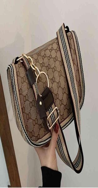 purse small women039s new canvas bag signature style broadband one shoulder messenger bag signature2205007
purse small women039s new canvas bag signature style broadband one shoulder messenger bag signature2205007