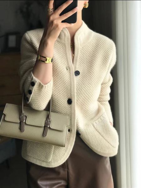 womens knits tees highend womens knitting cardigan 100% cashmere wool sweater long sleeve half high collarsolid womens wool sweater 230906, White
womens knits tees highend womens knitting cardigan 100% cashmere wool sweater long sleeve half high collarsolid womens wool sweater 230906, White