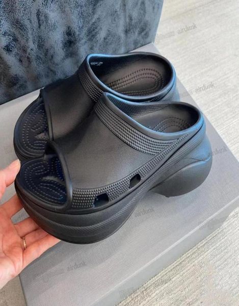 2023 pool slide sandal women mens designer sandals slipper beach shoes outdoors indoor sneakers slip-on black white pink green yellow rubber
2023 pool slide sandal women mens designer sandals slipper beach shoes outdoors indoor sneakers slip-on black white pink green yellow rubber