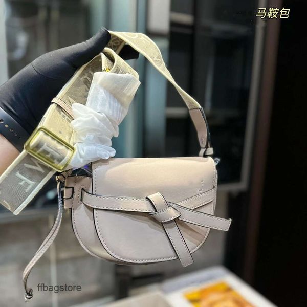 bag loewn cool bow saddle gate strap wide family girl designer embroidered classic shoulder single bags crossbody versatile women's 16q
bag loewn cool bow saddle gate strap wide family girl designer embroidered classic shoulder single bags crossbody versatile women's 16q