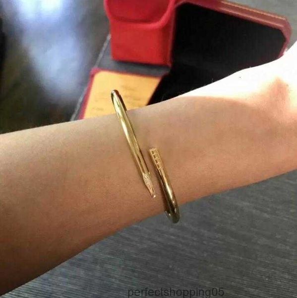 classic nail bracelet mens bracelets diamonds designer bangle luxury jewelry women steel alloy gold-plated craft gold silver rose never fade, Black
classic nail bracelet mens bracelets diamonds designer bangle luxury jewelry women steel alloy gold-plated craft gold silver rose never fade, Black
