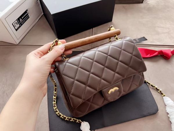 designer shoulder bags luxury handbag crossbody bags for women wood handle exquisite and durable a strong sense of design handbag designer b
designer shoulder bags luxury handbag crossbody bags for women wood handle exquisite and durable a strong sense of design handbag designer b