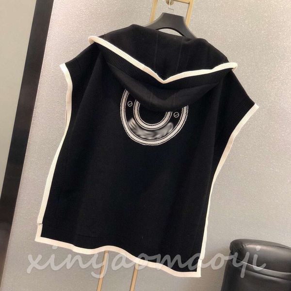 bur black logo jacquard hooded shawl wool-cashmere blend loose shawl comfortable soft warm women's shawl coat men's casual hooded, Blue;gray
bur black logo jacquard hooded shawl wool-cashmere blend loose shawl comfortable soft warm women's shawl coat men's casual hooded, Blue;gray