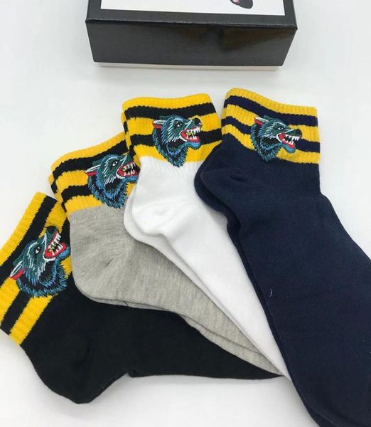 quality 4 colors four pairs with box wolf head ace embroidery designer sock antibacterial cotton luxury shoes sport sh1980366, White;pink
quality 4 colors four pairs with box wolf head ace embroidery designer sock antibacterial cotton luxury shoes sport sh1980366, White;pink