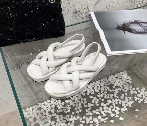 2022 fashionable women039s slippers classic thick bottom summer designer beach party luxury sandals size 3541 with box1710716, Black
2022 fashionable women039s slippers classic thick bottom summer designer beach party luxury sandals size 3541 with box1710716, Black
