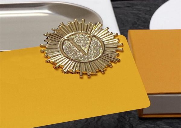 designer women mens luxury brand letter brooch pearl crystal jewelry brooch charm gold pin wedding christmas party gift accessorie7519893, Gray
designer women mens luxury brand letter brooch pearl crystal jewelry brooch charm gold pin wedding christmas party gift accessorie7519893, Gray