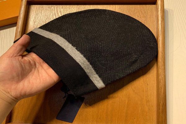 men designers skull caps bonnet winter beanie knitted wool hat plus velvet cap skullies thicker mask fringe beanies hats2023033, Blue;gray
men designers skull caps bonnet winter beanie knitted wool hat plus velvet cap skullies thicker mask fringe beanies hats2023033, Blue;gray