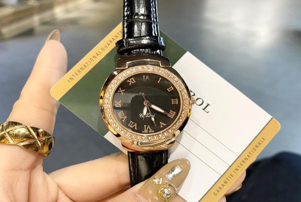 2021 fashion women watches luxury brand 32mm diamond dial wristwatches leather strap quartz watch for ladies valentine gift orolog4885648, Slivery;golden
2021 fashion women watches luxury brand 32mm diamond dial wristwatches leather strap quartz watch for ladies valentine gift orolog4885648, Slivery;golden
