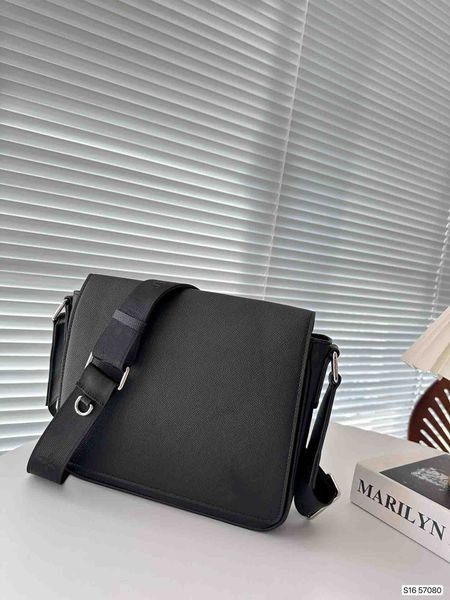 designer shoulder bag, men's business shoulder bag, high-quality luxury crossbody bag, men's original waterproof louisity parachut
designer shoulder bag, men's business shoulder bag, high-quality luxury crossbody bag, men's original waterproof louisity parachut