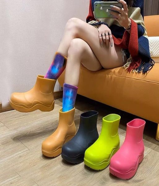 designer environmental protection rain boots platform shoes chaelsea boot green white black fashion nonslip wave colored rubber o2885790
designer environmental protection rain boots platform shoes chaelsea boot green white black fashion nonslip wave colored rubber o2885790