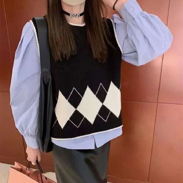 diamond plaid knitted vest style preppy niche design temperament casual folding female trend, Black;white
diamond plaid knitted vest style preppy niche design temperament casual folding female trend, Black;white