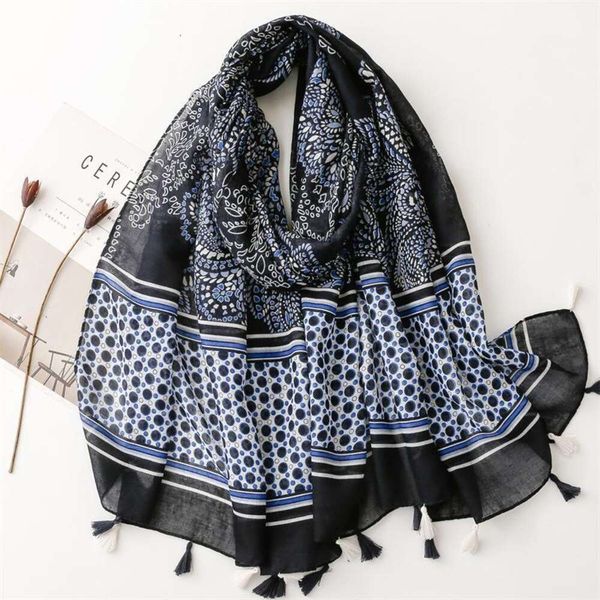 sunsunscreen beach towel wrap travel shawl national style blue cashew flower skinny scarf, Blue;gray
sunsunscreen beach towel wrap travel shawl national style blue cashew flower skinny scarf, Blue;gray