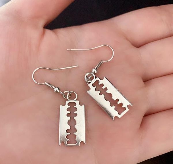 20pair new design the blade earrings for men women punk acrylic rock a razor blade earrings fashion jewelry gift3169526, Golden
20pair new design the blade earrings for men women punk acrylic rock a razor blade earrings fashion jewelry gift3169526, Golden