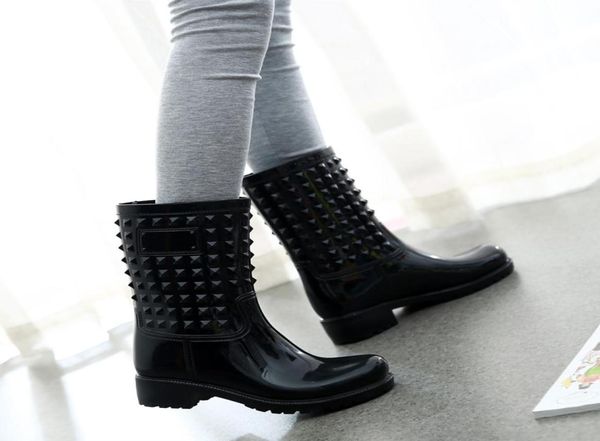 2021 short boots fashion rivet couple leather rain booties men and women spring autumn midtube rainboots low heel nonslip water 4227703, Black
2021 short boots fashion rivet couple leather rain booties men and women spring autumn midtube rainboots low heel nonslip water 4227703, Black