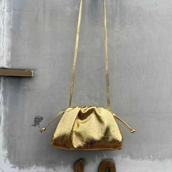 designer botegss ventss pouch evening bags for sale fashion brand style women's handbag genuine leather golden cloud bag with real logo
designer botegss ventss pouch evening bags for sale fashion brand style women's handbag genuine leather golden cloud bag with real logo