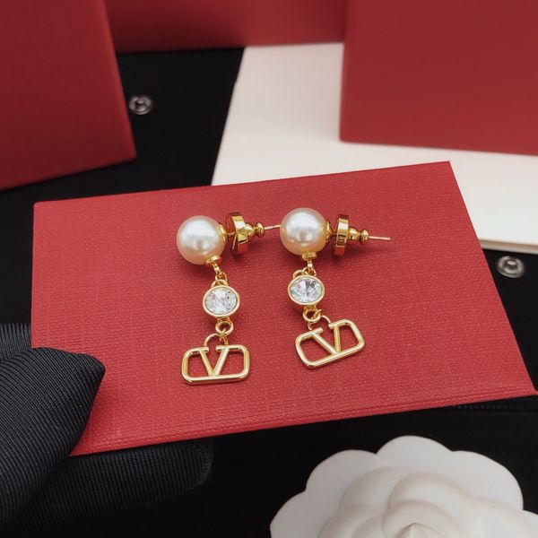 valentino pearl stud earrings silver set with diamond stud earrings elegant women premium jewelry earrings gift couple 18k gold plated 925 s, Golden;silver
valentino pearl stud earrings silver set with diamond stud earrings elegant women premium jewelry earrings gift couple 18k gold plated 925 s, Golden;silver
