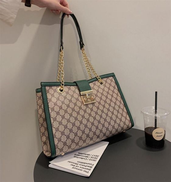 whole factory ladies shoulder bags 2 styles classic printed chain bag street trend contrast leather handbag simple joker fashi9597324
whole factory ladies shoulder bags 2 styles classic printed chain bag street trend contrast leather handbag simple joker fashi9597324