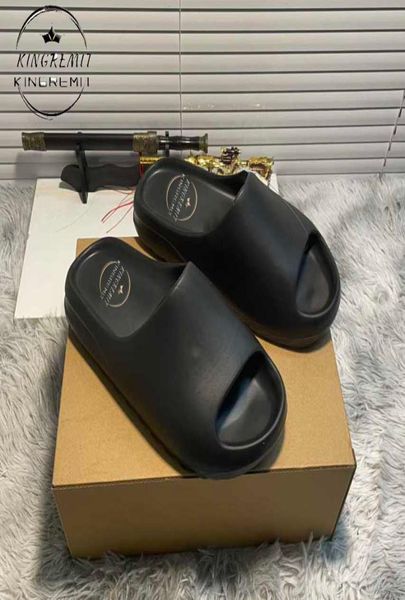designer slippers sandals classic slippers desert sand bone resin earth brown core beige triple white black trianers1371493
designer slippers sandals classic slippers desert sand bone resin earth brown core beige triple white black trianers1371493
