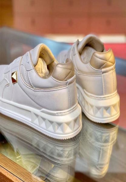 highquality comfortable mens and womens shoes star the same style casual color matching allmatch real cowhide breathable8263108
highquality comfortable mens and womens shoes star the same style casual color matching allmatch real cowhide breathable8263108