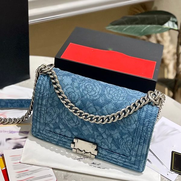 women shoulder bag classic camellia denim bag clamshell silver hardware metal c-button luxury tote matelasse chain crossbody bags designer s
women shoulder bag classic camellia denim bag clamshell silver hardware metal c-button luxury tote matelasse chain crossbody bags designer s
