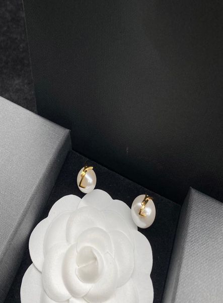 pearl earing designer jewelry luxurys stud earrings for women 925 silver boucle studs letters hoops love earings wedding gifts box3738486, Golden;silver
pearl earing designer jewelry luxurys stud earrings for women 925 silver boucle studs letters hoops love earings wedding gifts box3738486, Golden;silver