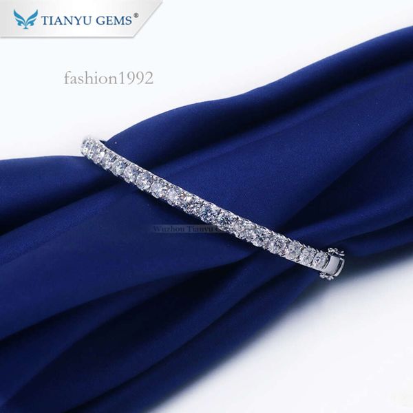 Tianyu Gemstone 14K Solid White Gold Bangle Charm 4Mm Moissanite Bracelet For Women
Tianyu Gemstone 14K Solid White Gold Bangle Charm 4Mm Moissanite Bracelet For Women