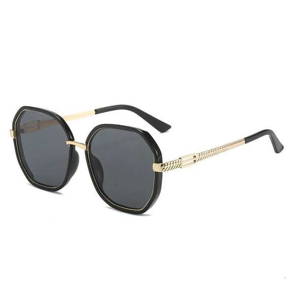 ins korean version of the street style sunglasses all in one uv resistant, White;black
ins korean version of the street style sunglasses all in one uv resistant, White;black