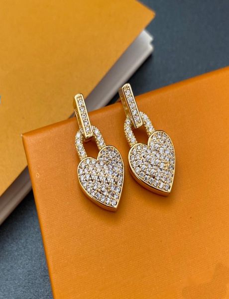 fashion luxury earring have stamp studs for women classic letters love diamond 925 silver needle party gift7975798, Golden;silver
fashion luxury earring have stamp studs for women classic letters love diamond 925 silver needle party gift7975798, Golden;silver